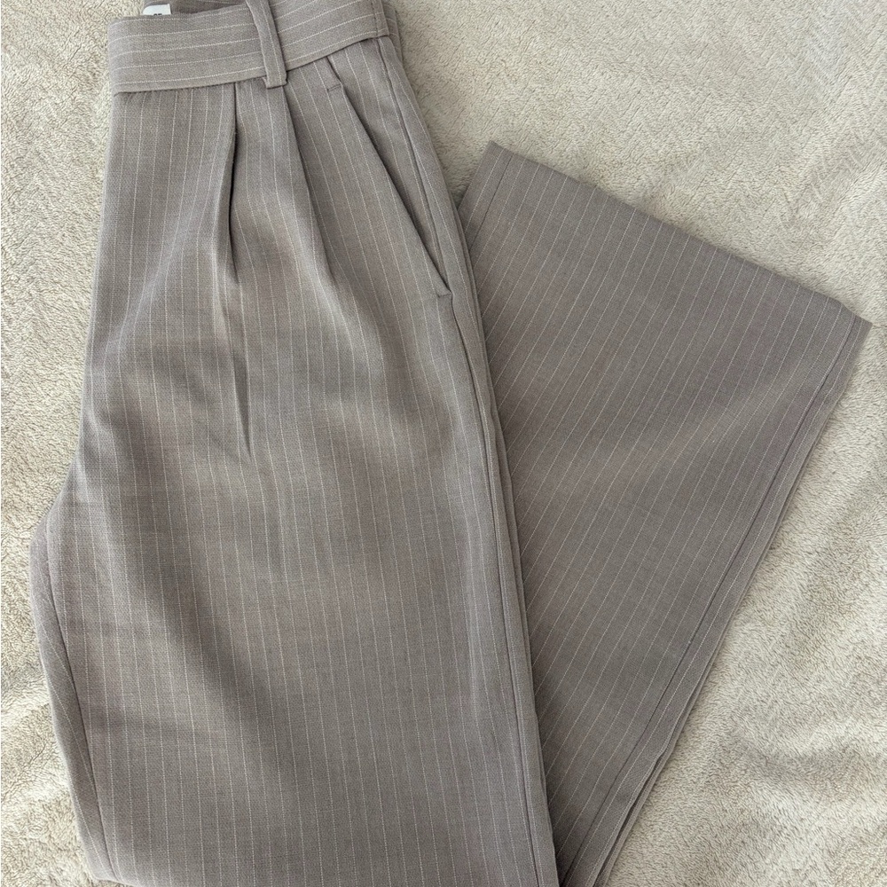 Abercrombie & Fitch Tailored Pinstripe Trousers in Taupe - Picture 3 of 4